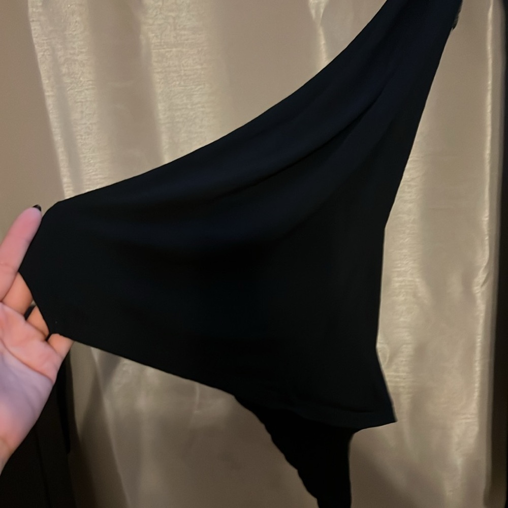 Elegant Black Off-Shoulder Dress - Picture 5 of 7